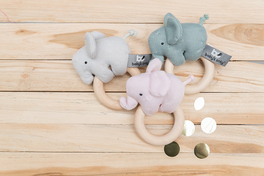 Wooden rattle elephant classic pink